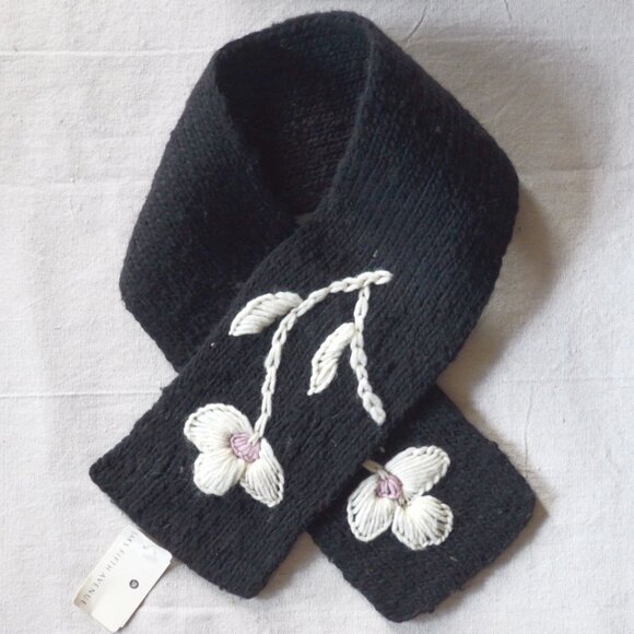 NWT Vintage Brooklyn Handknit Black Wool Scarf - Picture 3 of 10